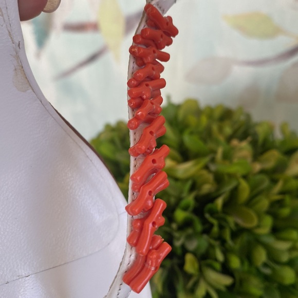 MANOLO BLAHNIK THONG SANDALS 2 INCH KITTEN HEEL EMBELLISHED WITH CORAL BEADS - Picture 6 of 17